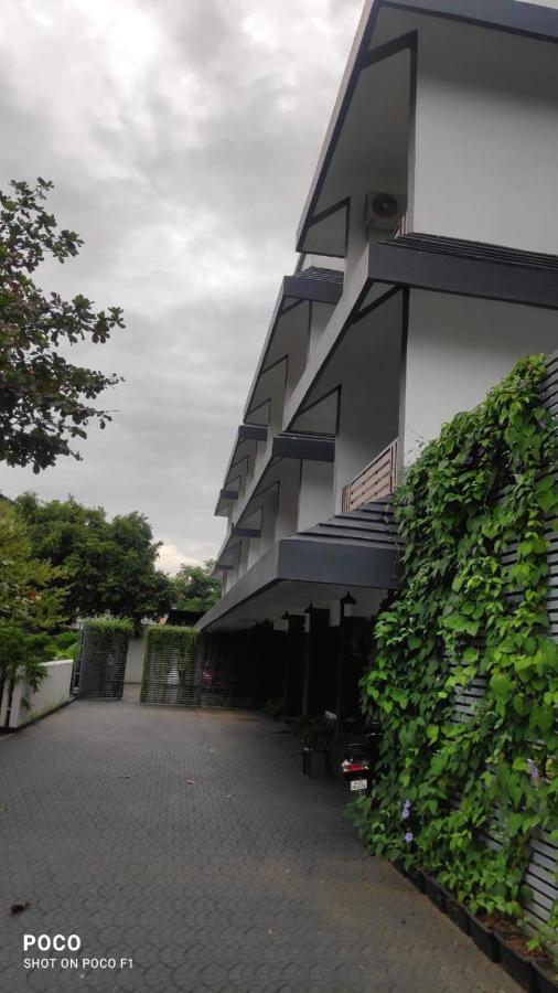 Emperor-Hotel Rachana Continental Pvt Ltd Kizhake Chālakudi المظهر الخارجي الصورة