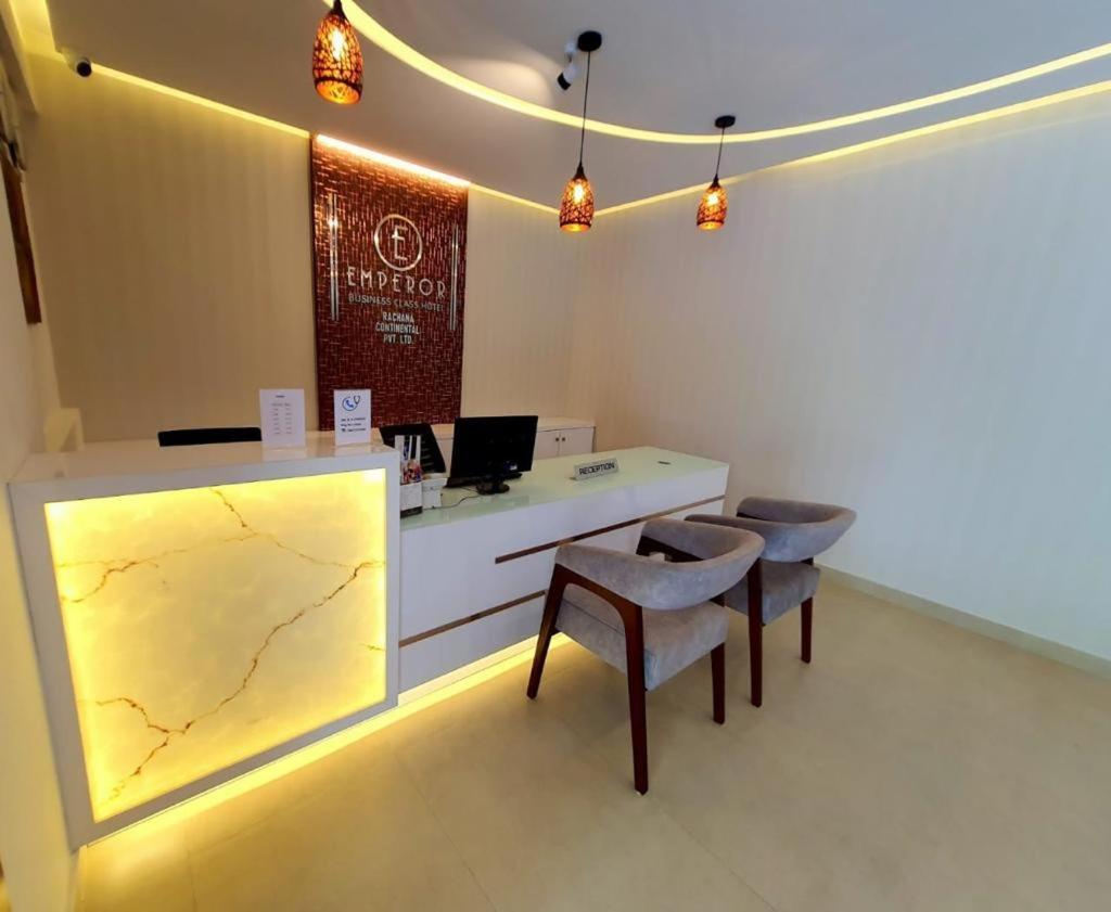 Emperor-Hotel Rachana Continental Pvt Ltd Kizhake Chālakudi المظهر الخارجي الصورة