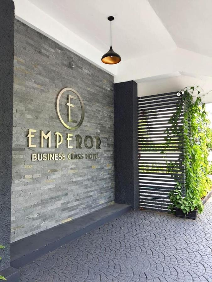 Emperor-Hotel Rachana Continental Pvt Ltd Kizhake Chālakudi المظهر الخارجي الصورة