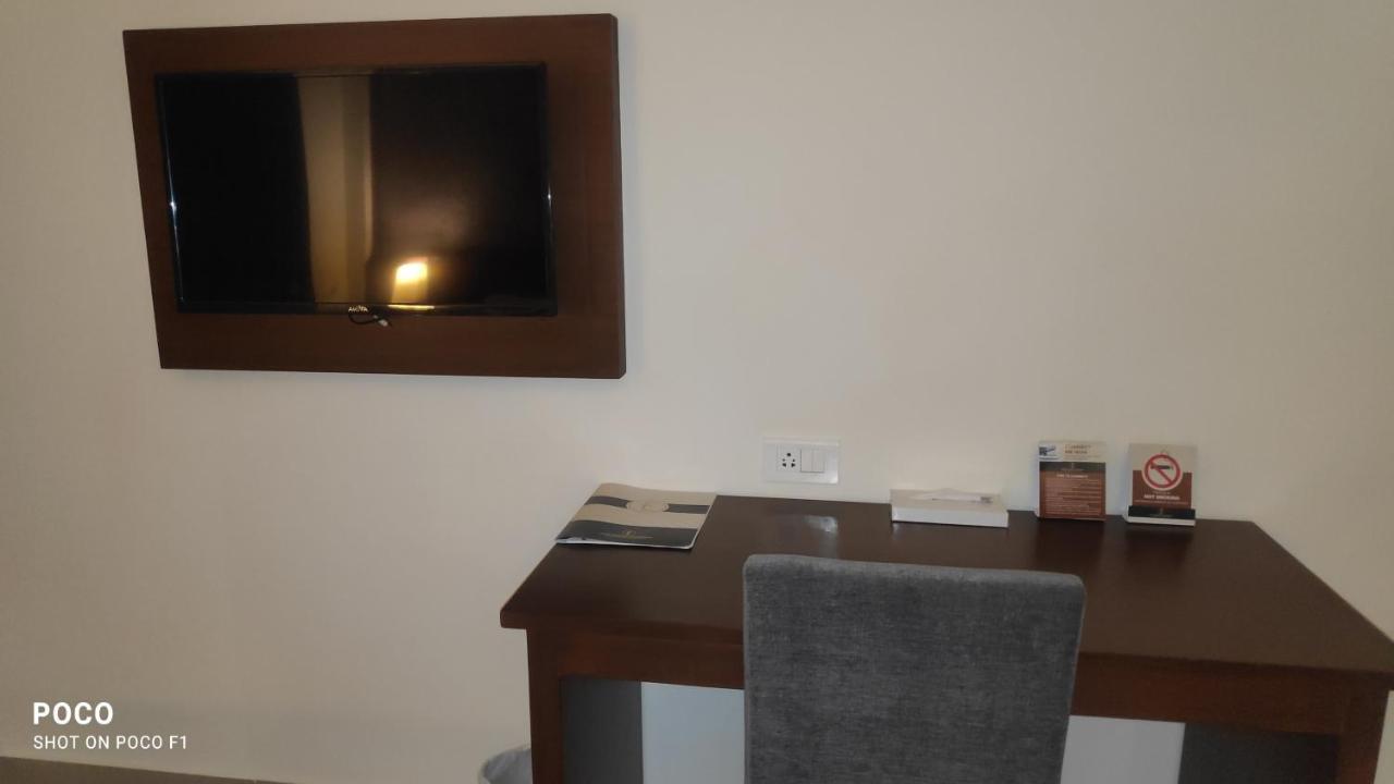 Emperor-Hotel Rachana Continental Pvt Ltd Kizhake Chālakudi المظهر الخارجي الصورة